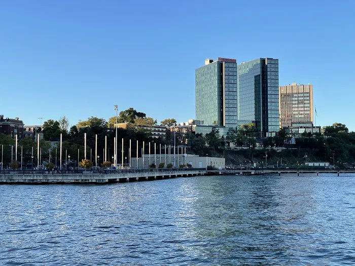 Pier C Park Picture 9