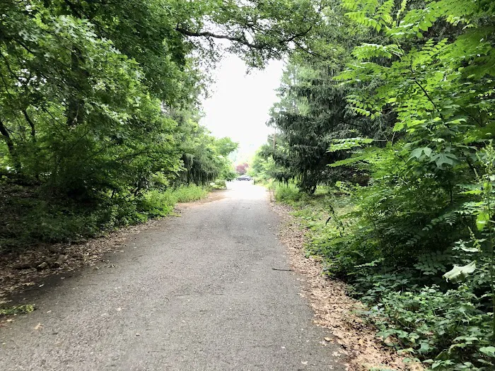 Valley View Drive Trail Access Picture 8