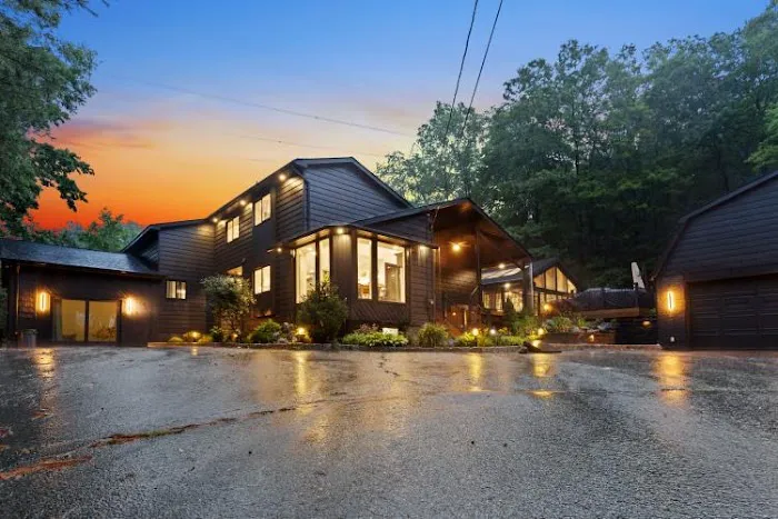 Deon Vacation Homes Picture 6