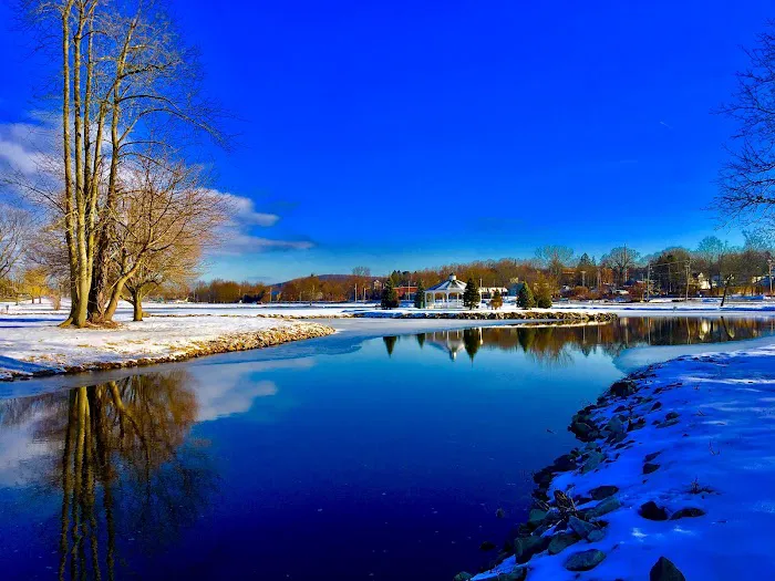 Crane Park Picture 6