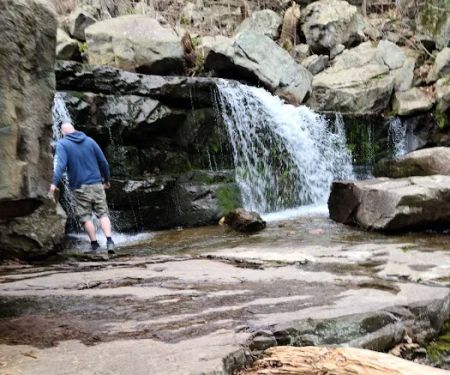 Black Rock - Mineral Springs Hiking trail