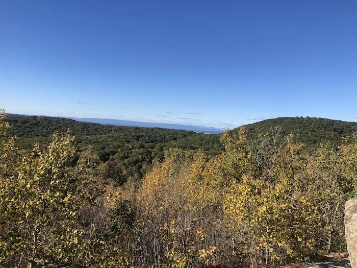 Black Rock - Mineral Springs Hiking trail Picture 6