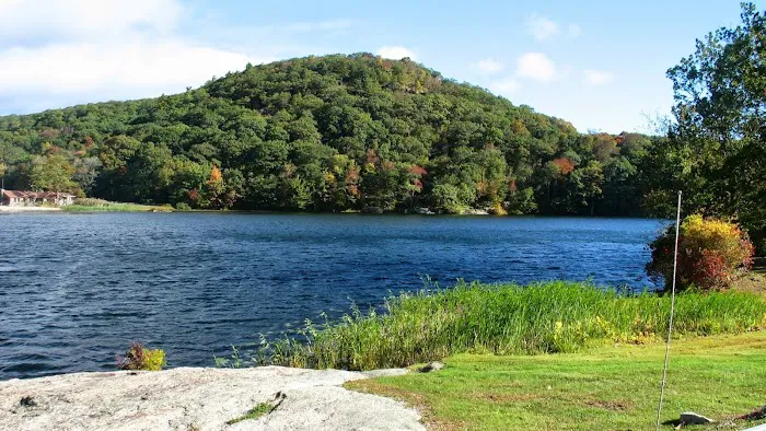 West Point FMWR Round Pond Outdoor Recreation Area Picture 3