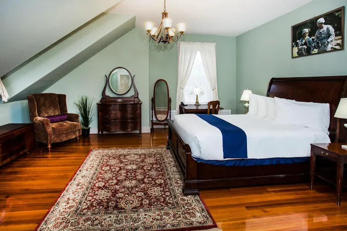 IHG Army Hotels Beat Navy House - Historia Picture 8