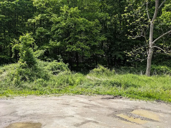 Highland Trail Parking & Trailhead Picture 1