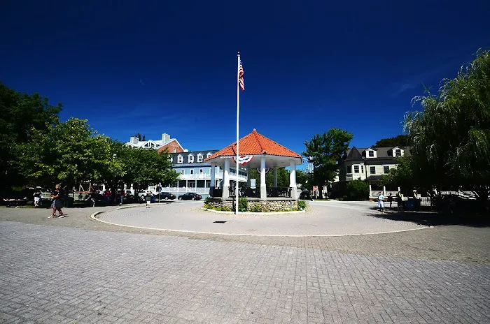Bandstand Picture 3