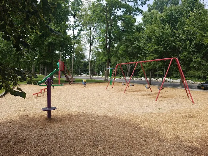Lee Town Recreation Park Picture 2