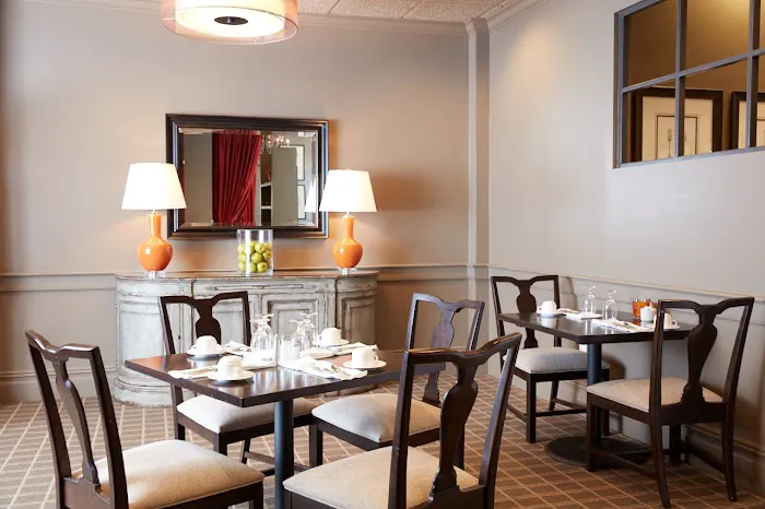 Ethan Allen Hotel Picture 8