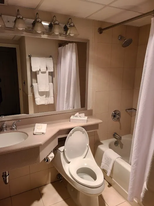 Ethan Allen Hotel Picture 1