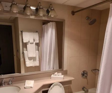 Ethan Allen Hotel
