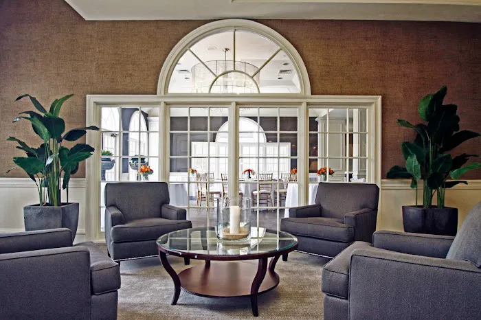 Ethan Allen Hotel Picture 6