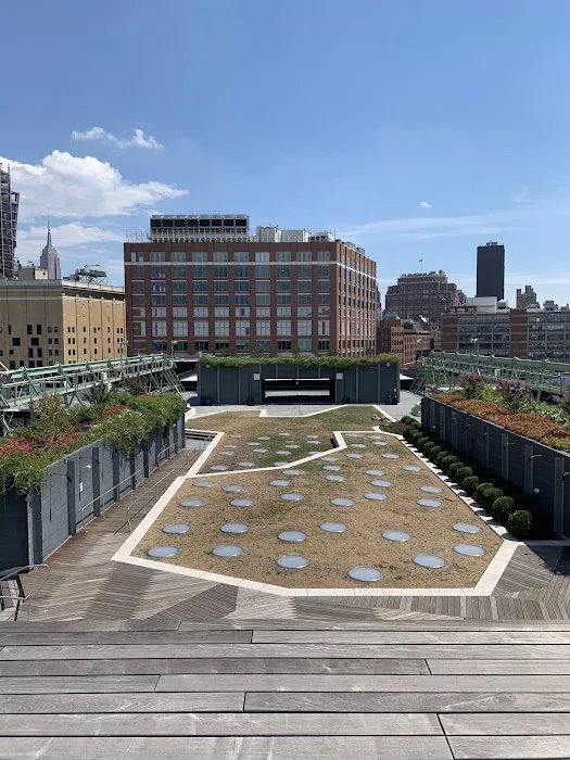 Pier 57 Rooftop Park Picture 4