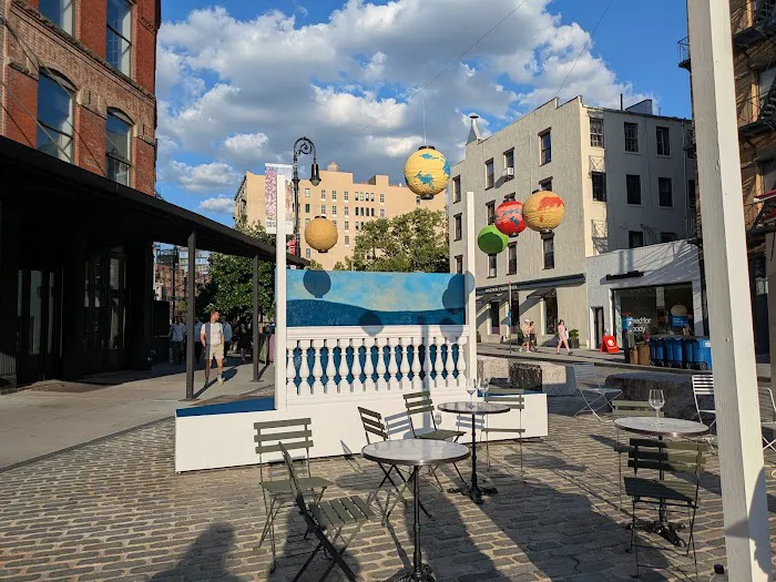 Gansevoort Plaza Picture 1