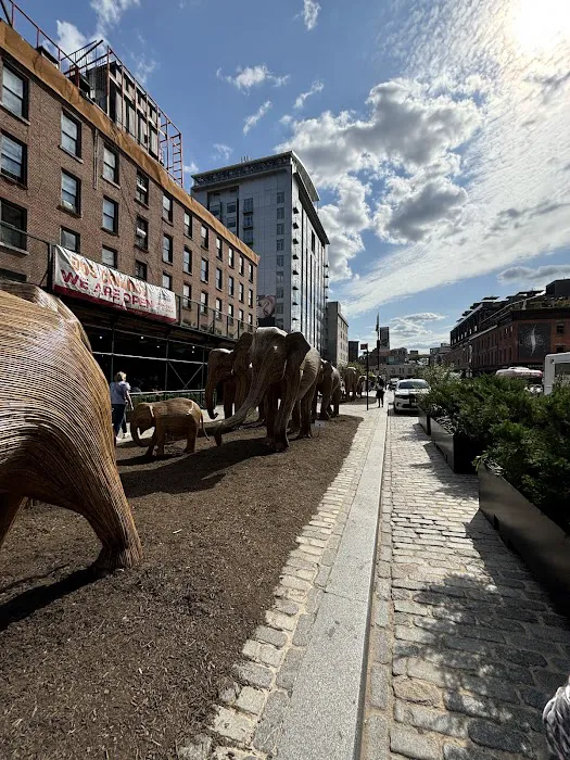 Gansevoort Plaza Picture 8