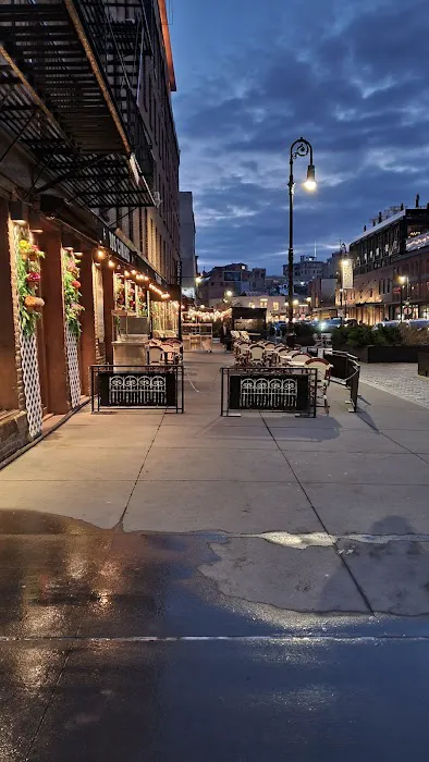 Gansevoort Plaza Picture 9