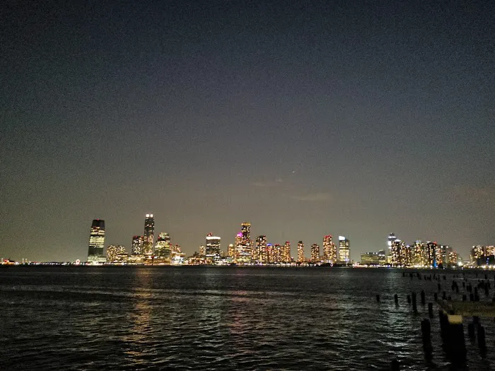 Hudson River Park Lookout Picture 6