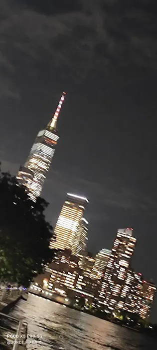Hudson River Park Lookout Picture 4