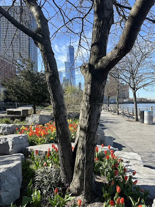 Hudson River Park Lookout Picture 9
