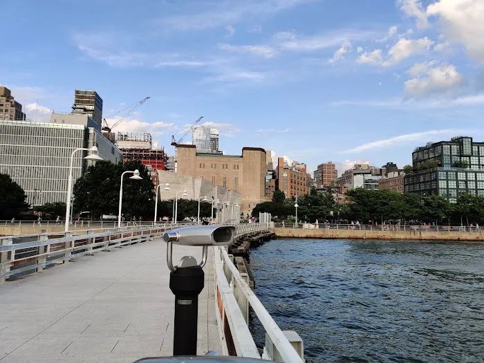 Pier 34 at Hudson River Park Picture 5