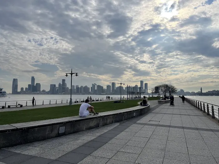 Hudson River Park Picture 1