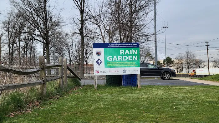 Memorial Field Park Picture 2