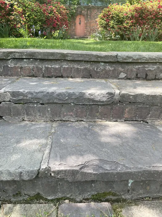 Freeman Gardens Picture 7