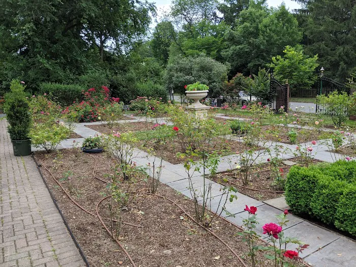 Freeman Gardens Picture 9