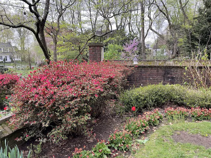 Freeman Gardens Picture 2