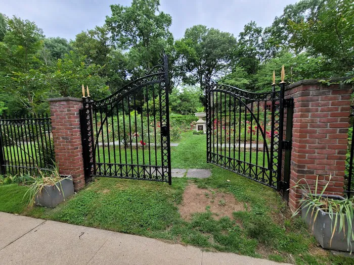 Freeman Gardens Picture 8