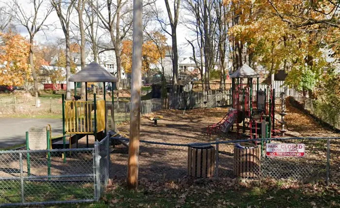 Harrison Street Playground Picture 2