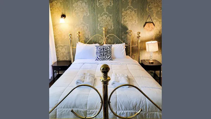 West Point Mansion Picture 1
