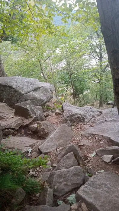 Undercliff Trailhead Picture 9