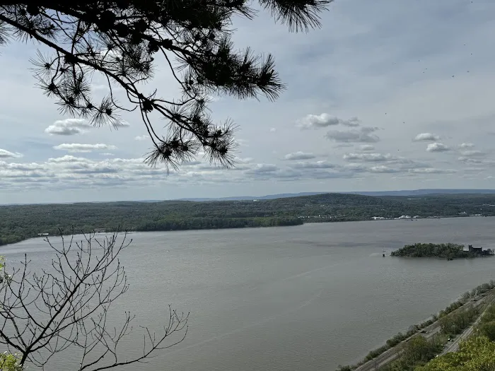 Undercliff Trailhead Picture 7