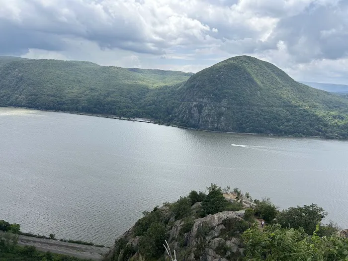 Breakneck Ridge Second Viewpoint Picture 6