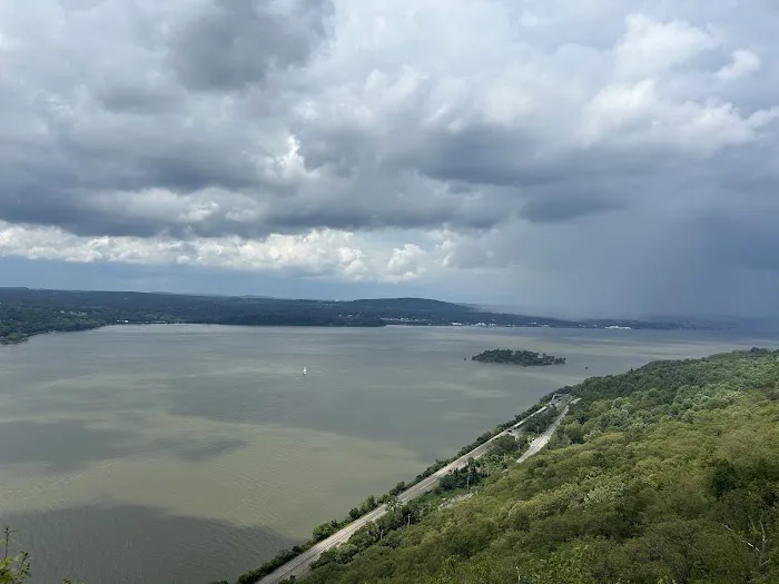 Breakneck Ridge First Viewpoint Picture 3