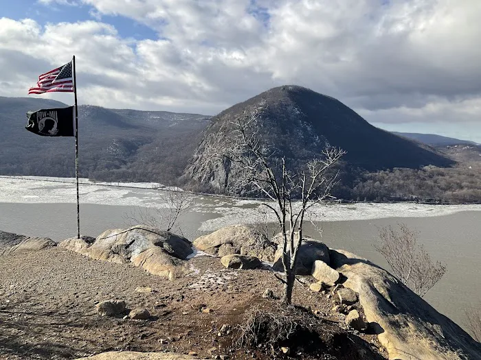 Breakneck Ridge First Viewpoint Picture 1