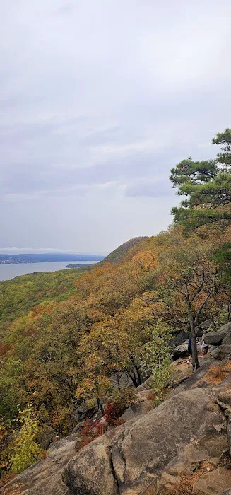 Breakneck Ridge Rock Scramble Picture 4