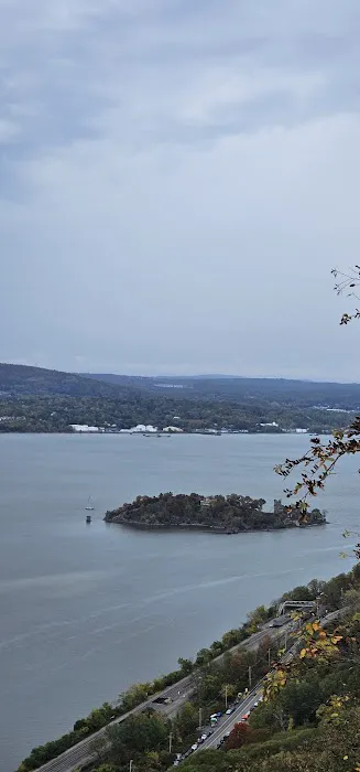 Breakneck Ridge Rock Scramble Picture 1