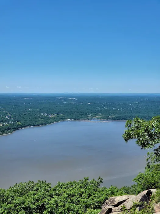 Breakneck Ridge Trailhead Picture 4