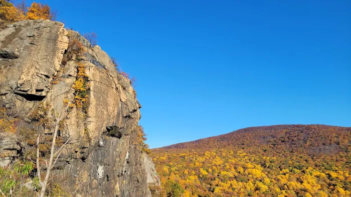 Breakneck Ridge Trailhead Picture 6