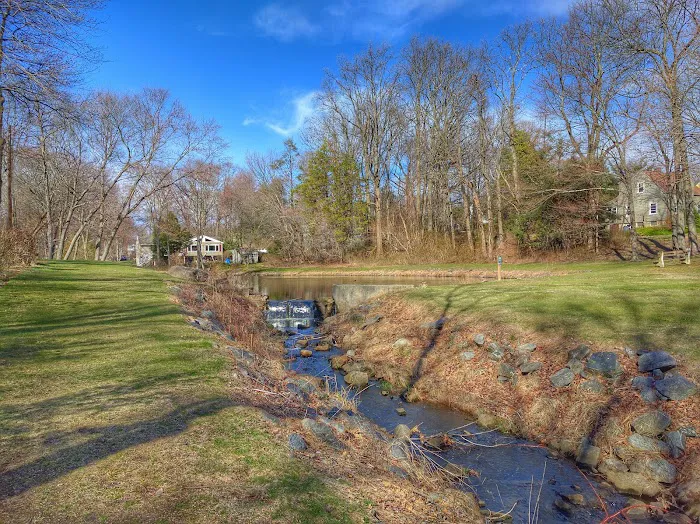 Gunther Pond Park Picture 3