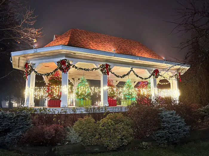 Trumbull Town Gazebo Picture 1