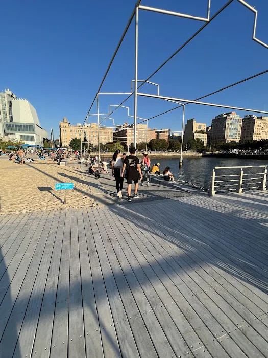 Gansevoort Beach Picture 6
