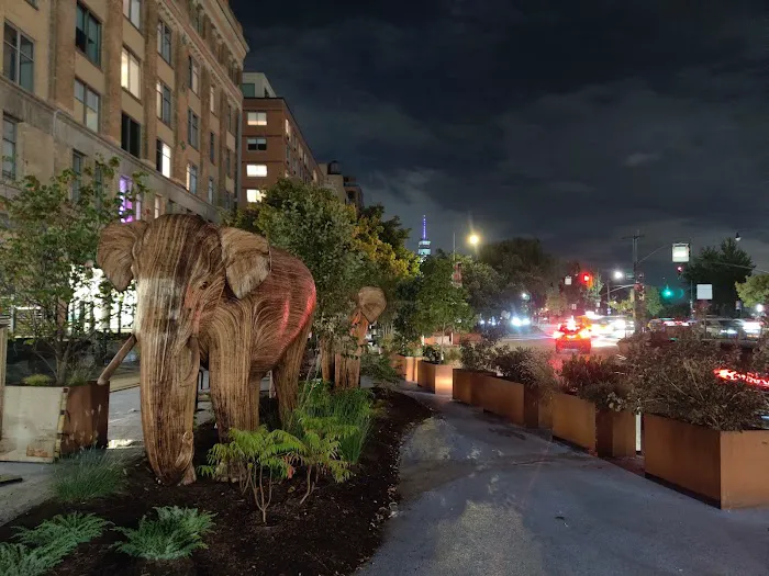 Gansevoort Landing Picture 4