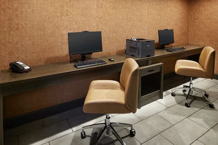 Hampton Inn Newark Airport Picture 7