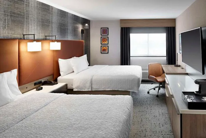 Hampton Inn Newark Airport Picture 6