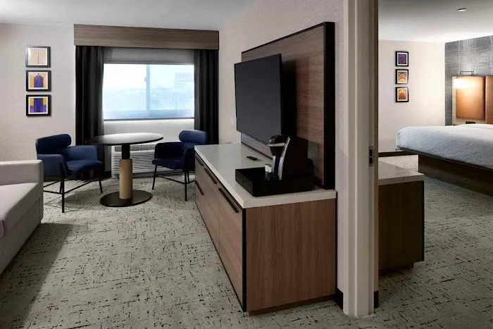 Hampton Inn Newark Airport Picture 3
