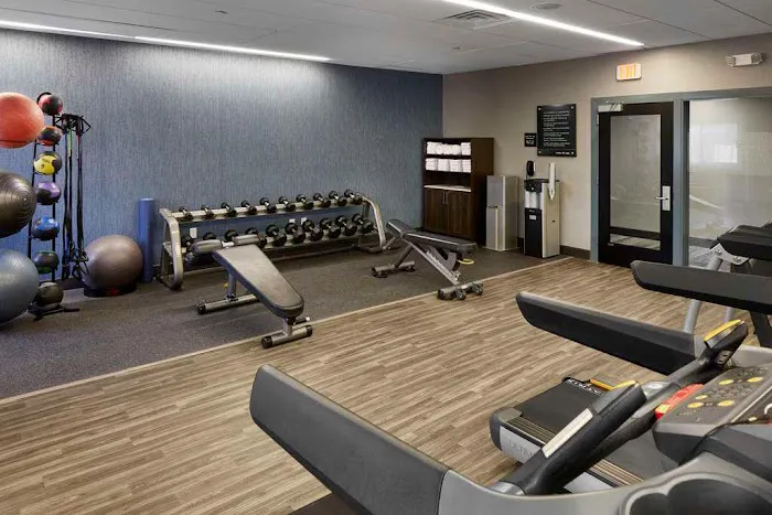 Hampton Inn Newark Airport Picture 9
