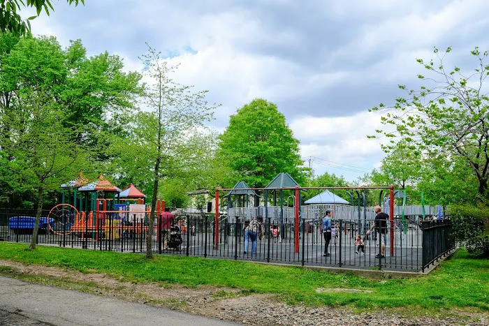 Bloomingdale Park Picture 9
