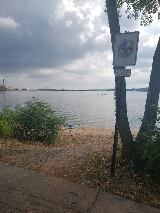 Kayak Launch Captain Carlsen Park Picture 5